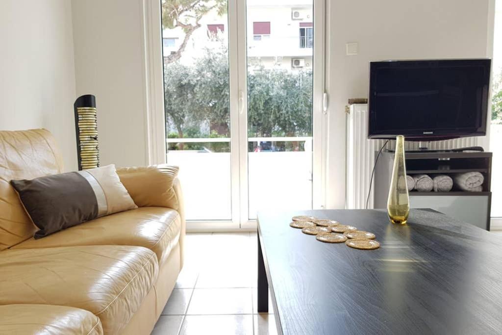 A Great Stay At A Comfortable Large Apartment Афины Экстерьер фото