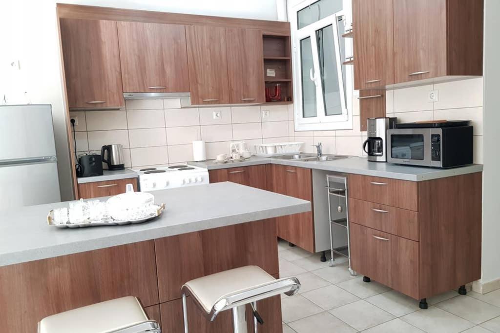 A Great Stay At A Comfortable Large Apartment Афины Экстерьер фото