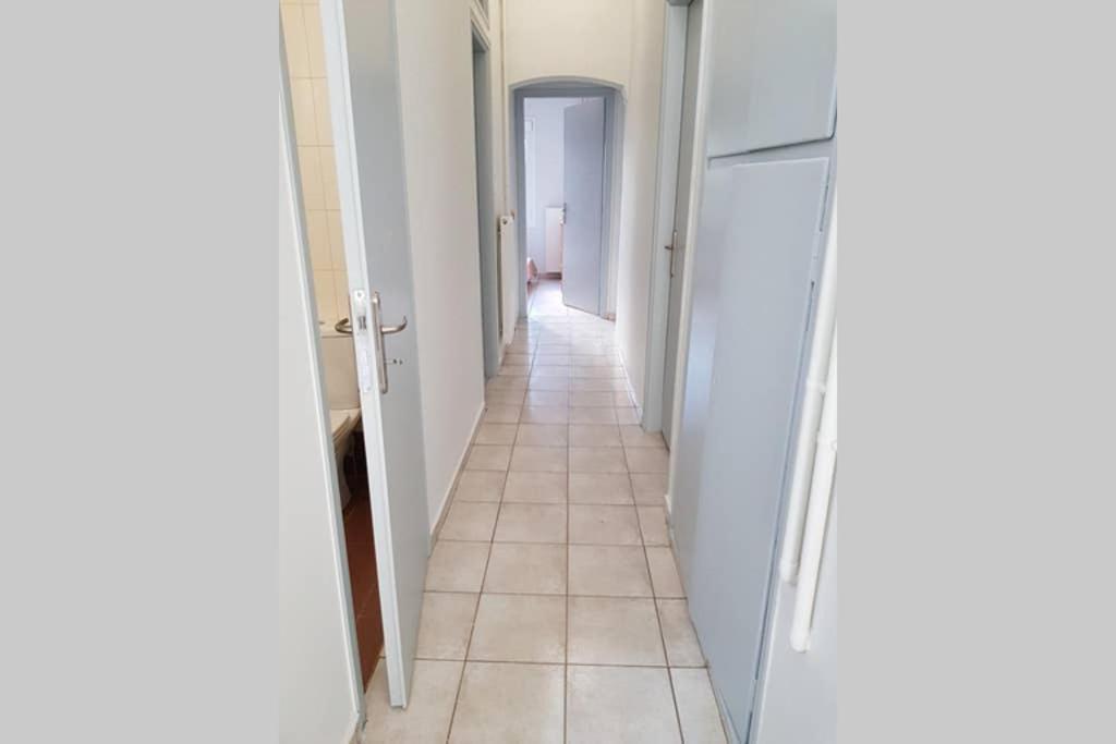 A Great Stay At A Comfortable Large Apartment Афины Экстерьер фото