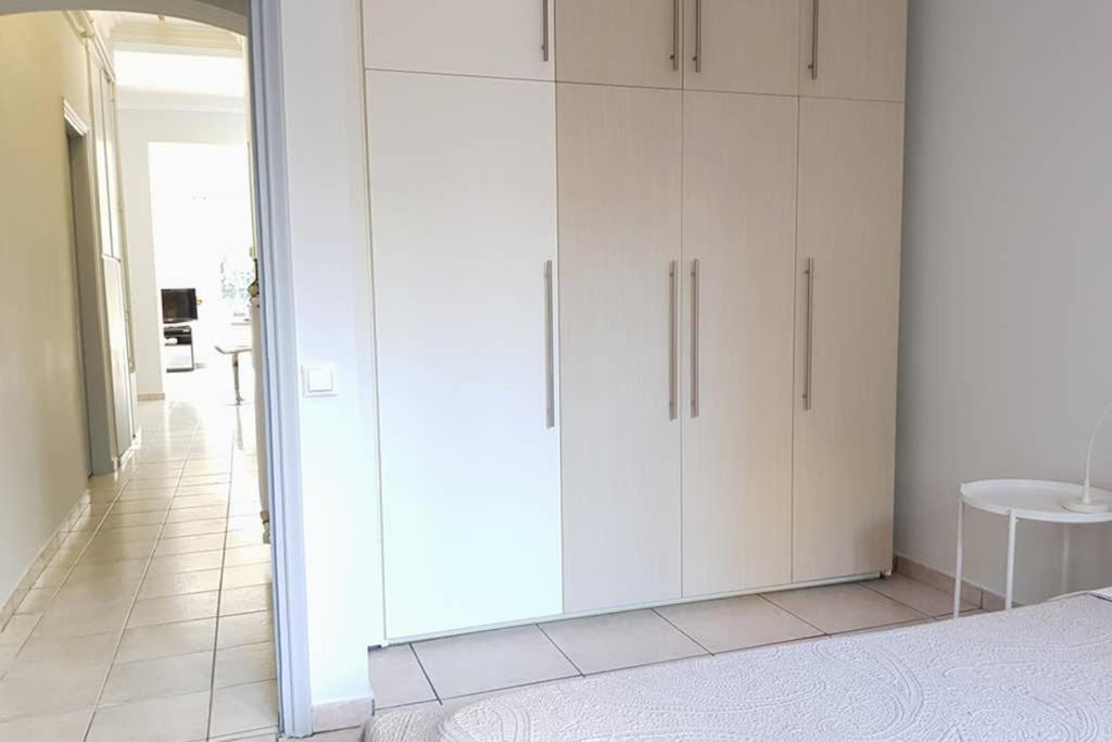 A Great Stay At A Comfortable Large Apartment Афины Экстерьер фото